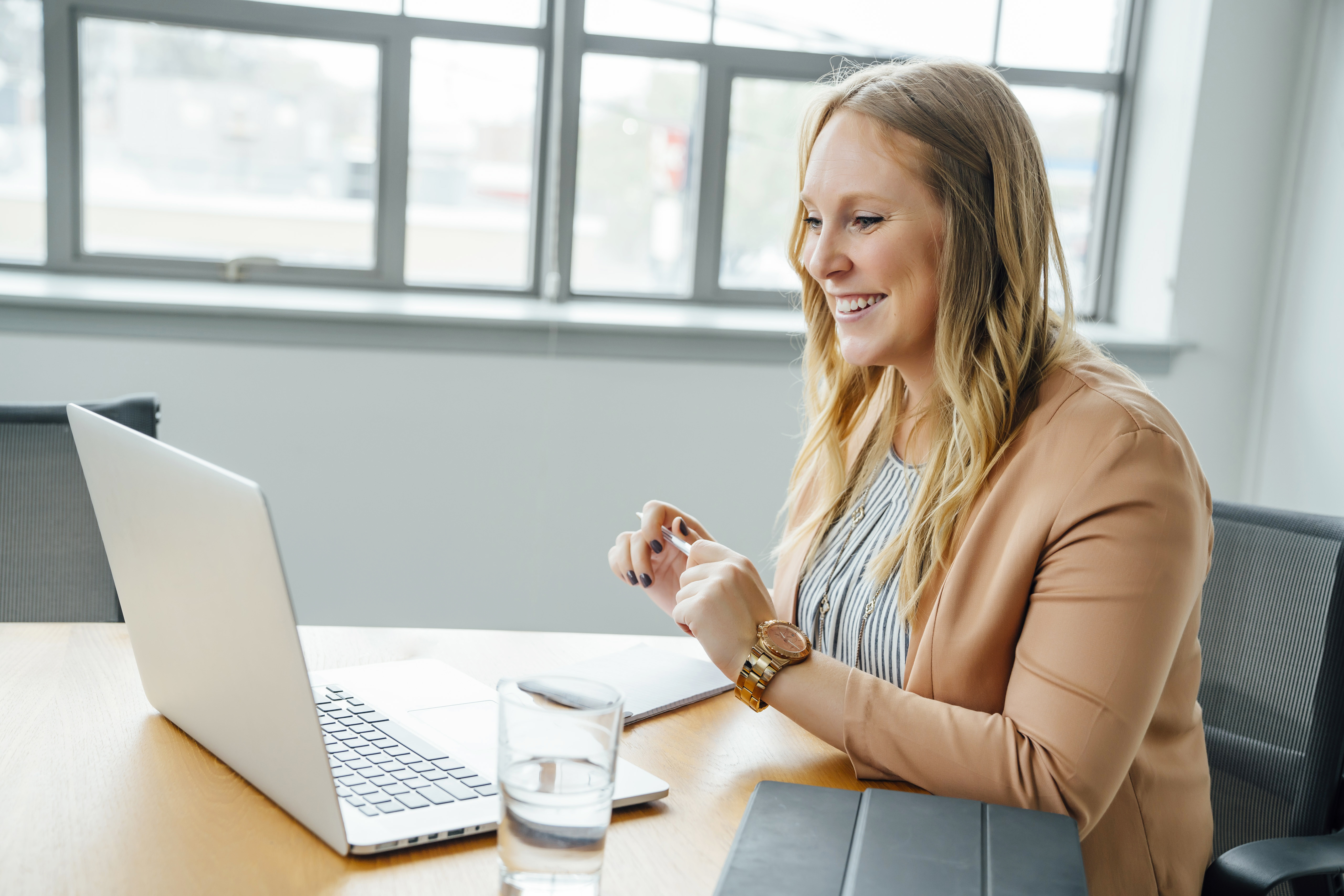 GettyImages-764777453_Frau-Laptop.jpg